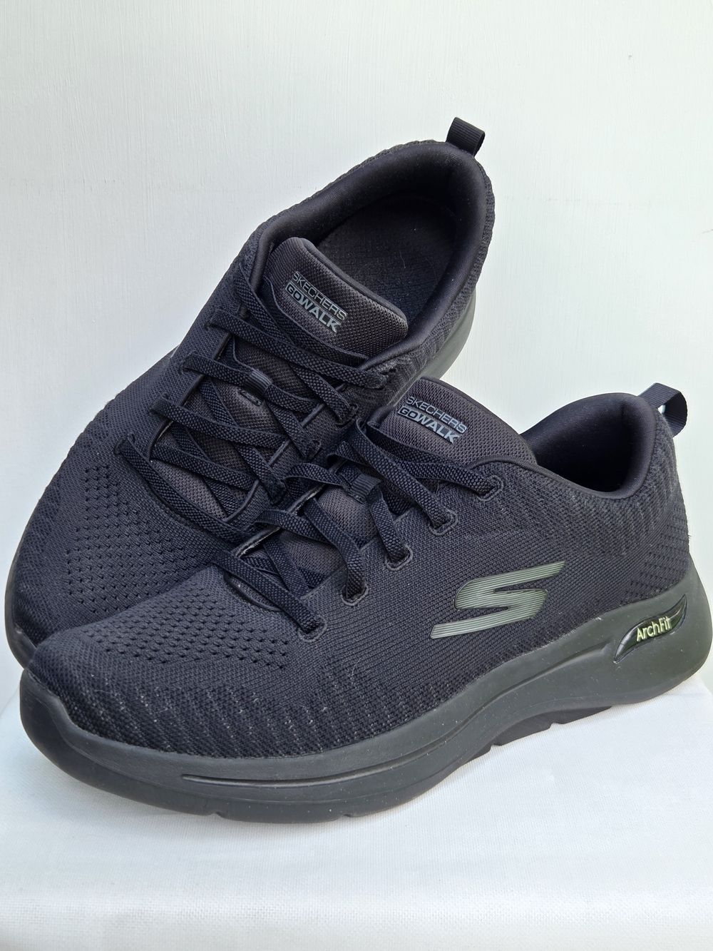 Sketchers Men's Arch Fit Summits - Daily Flow Size-12
